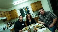 Životná historka: Vrátil som sa domov na víkend a čakal ma pred domom transparent