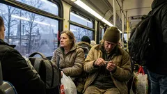 V preplnenom autobuse si ku mne prisadol cudzí muž. O pár minút som ľutovala